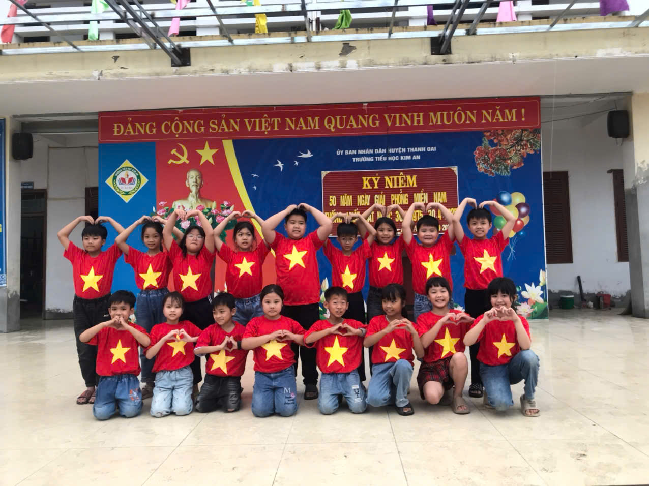 Chào mừng 50 năm ngày giải phóng miền nam thống nhất đất nước